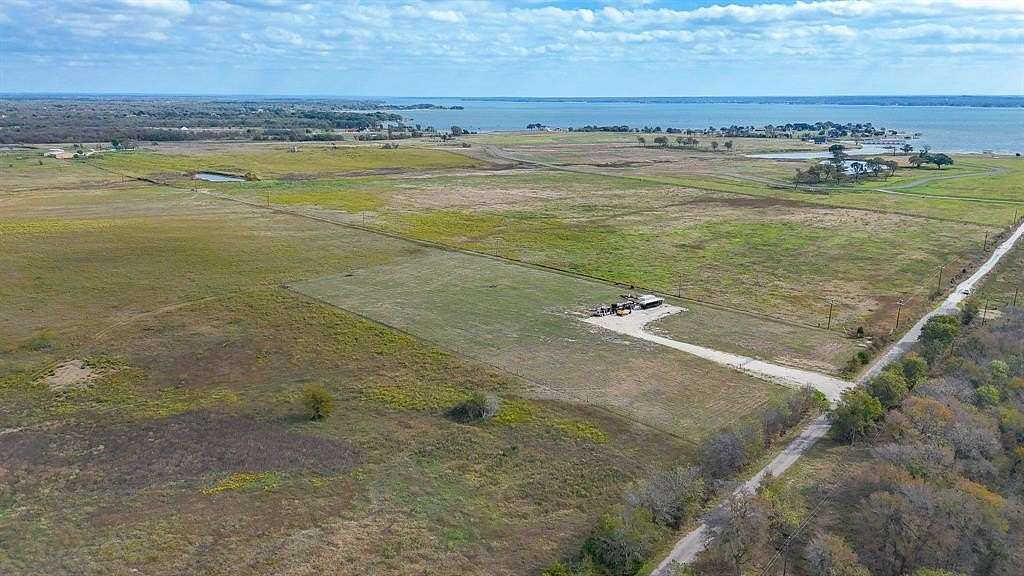 5 Acres of Residential Land for Sale in Corsicana, Texas