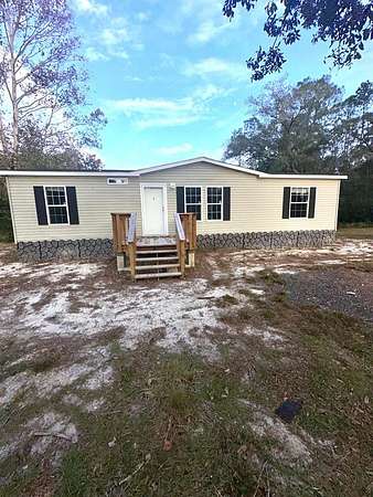 3 Acres of Land with Home for Sale in Old Town, Florida