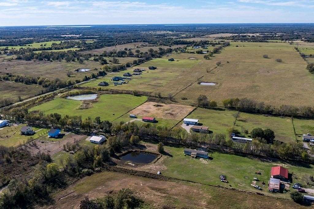 3 Acres of Residential Land with Home for Sale in Mabank, Texas