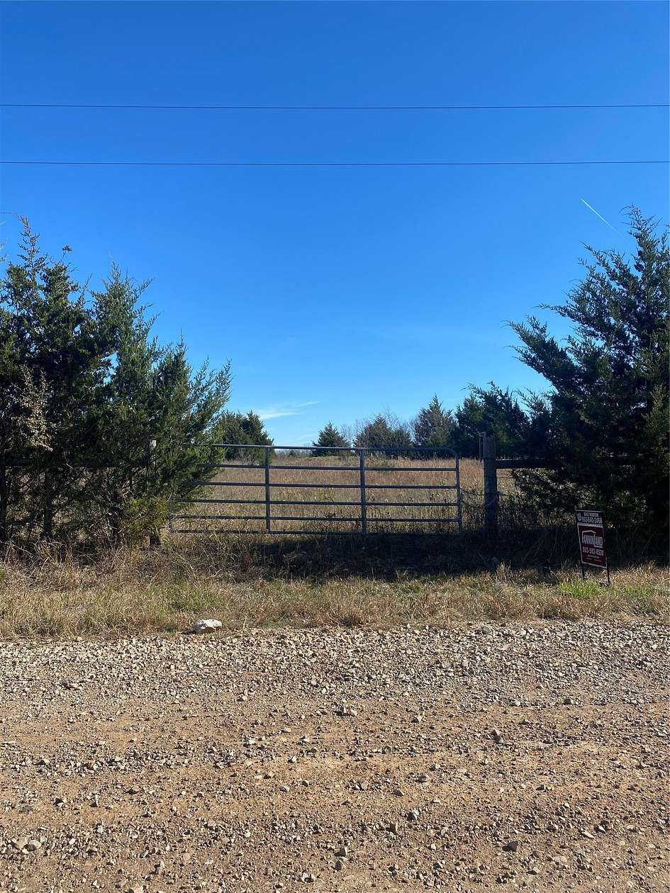 15 Acres of Recreational & Residential Land for Sale in Ladonia, Texas
