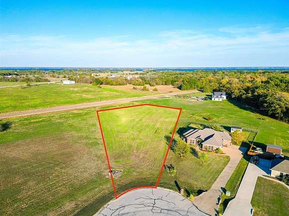 1.472 Acres of Residential Land for Sale in Corsicana, Texas