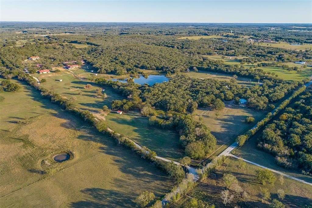 116.59 Acres of Land with Home for Sale in Valley View, Texas