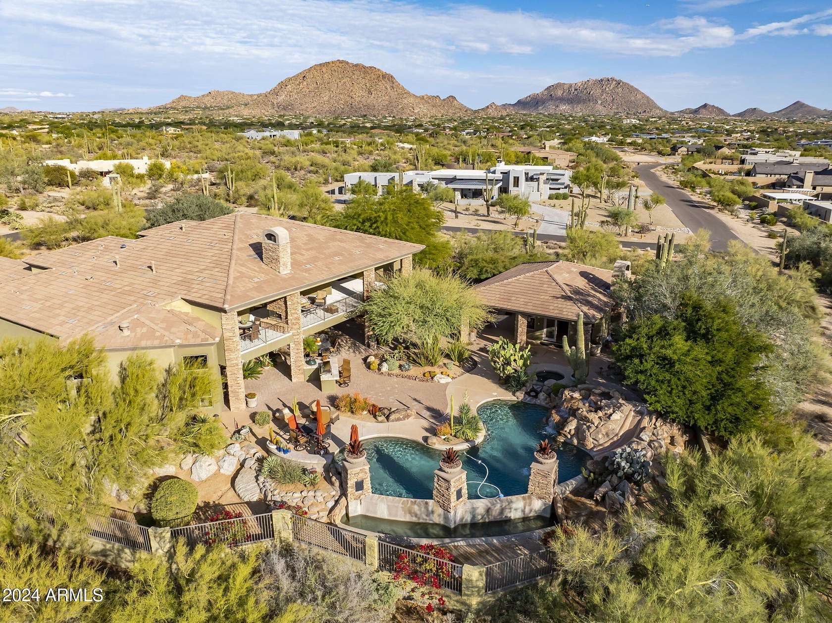 2.2 Acres of Residential Land with Home for Sale in Scottsdale, Arizona