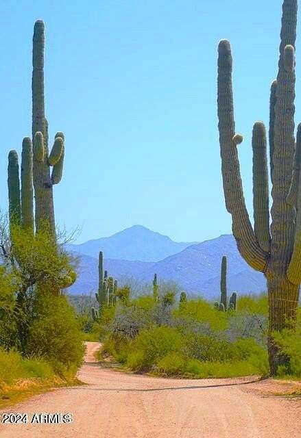 3.23 Acres of Residential Land with Home for Sale in Scottsdale, Arizona