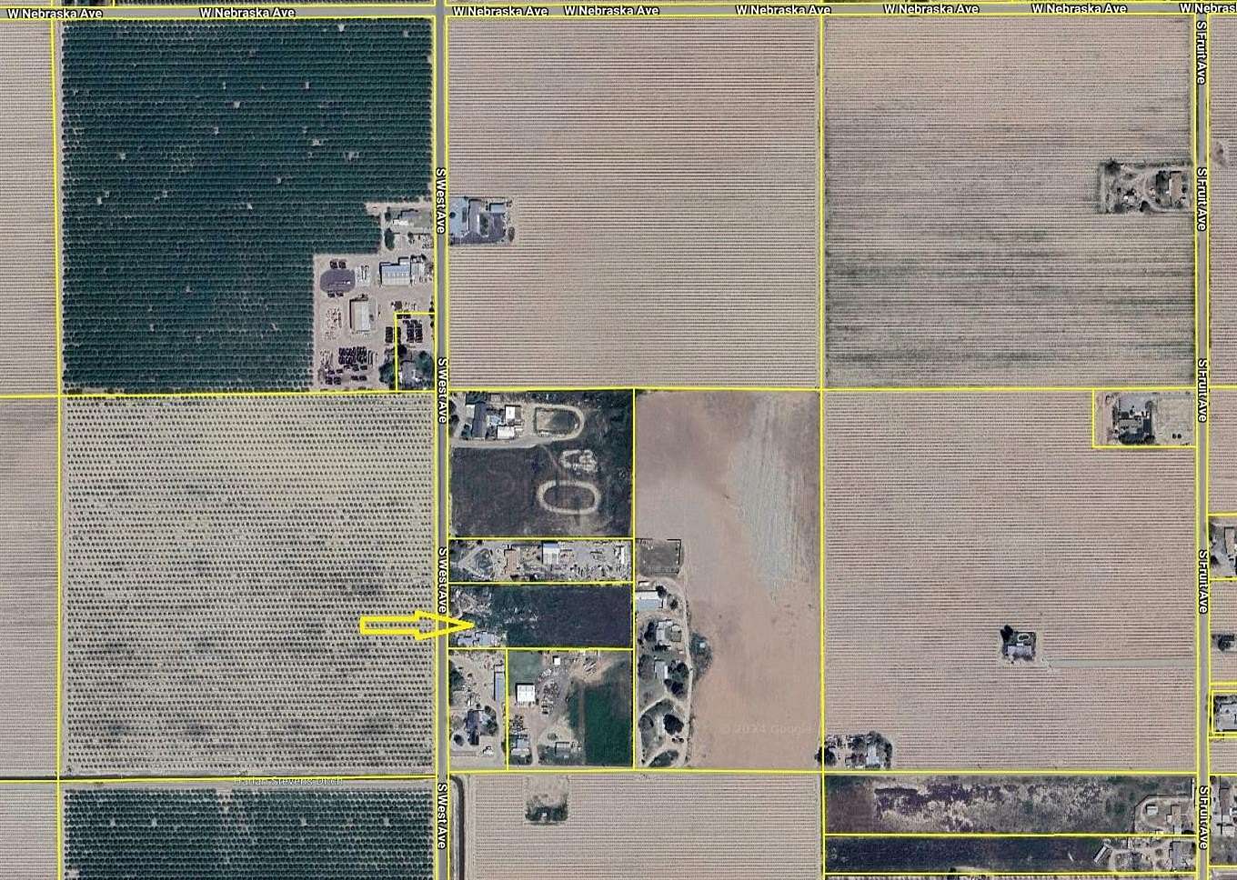 2.939 Acres of Mixed-Use Land for Sale in Caruthers, California