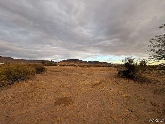 2.35 Acres of Residential Land for Sale in Golden Valley, Arizona