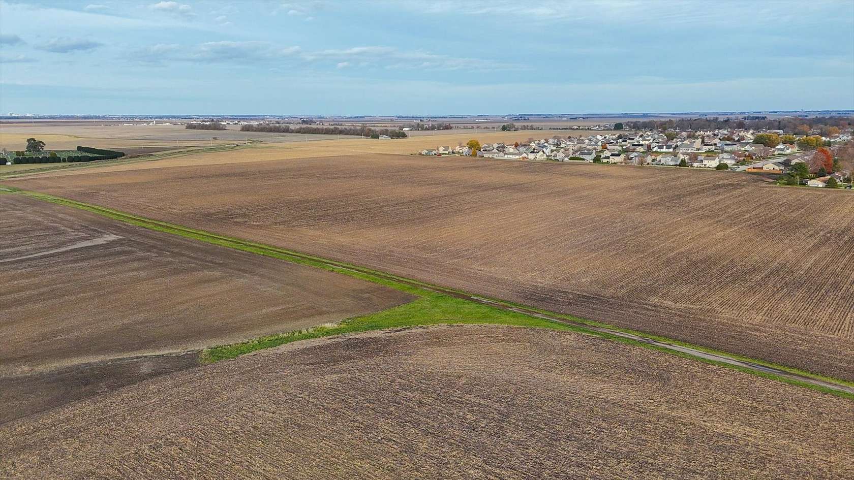 153.89 Acres of Land for Sale in Tolono, Illinois