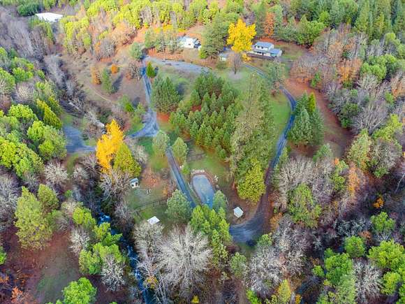 21.04 Acres of Land with Home for Sale in Rogue River, Oregon