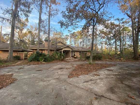 3.19 Acres of Residential Land with Home for Sale in Valdosta, Georgia