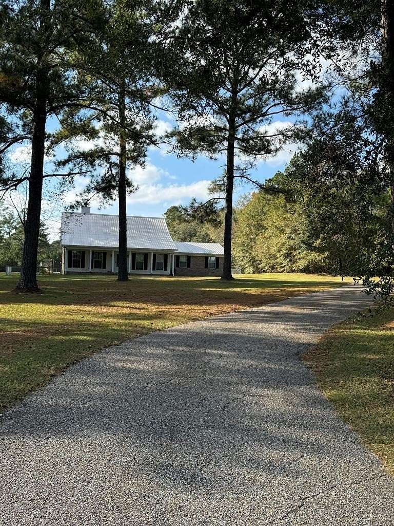 3.09 Acres of Residential Land with Home for Sale in Dothan, Alabama