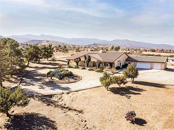 2.21 Acres of Residential Land with Home for Sale in Phelan, California