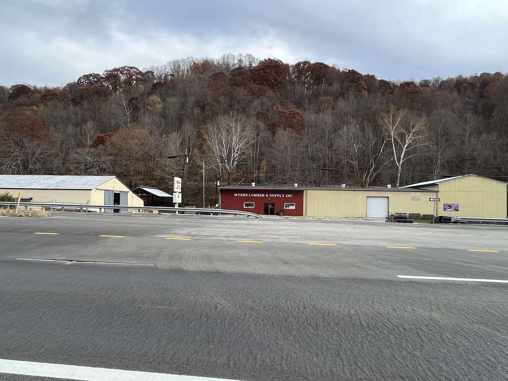 2.86 Acres of Improved Mixed-Use Land for Sale in Pennington Gap, Virginia