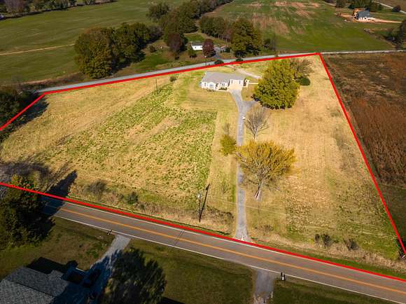 4.6 Acres of Residential Land with Home for Sale in Brownsville, Tennessee