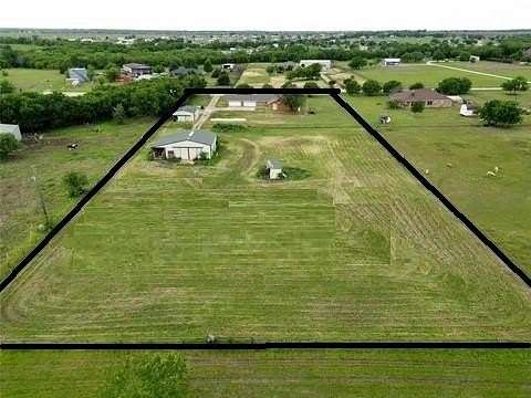 2.58 Acres of Residential Land with Home for Sale in Rhome, Texas