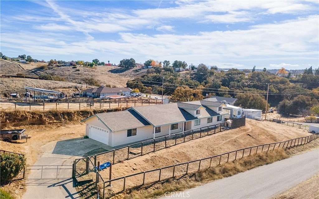 2 Acres of Residential Land with Home for Sale in Paso Robles, California