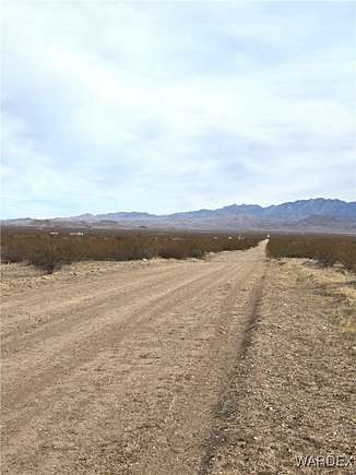 1.12 Acres of Residential Land for Sale in Golden Valley, Arizona