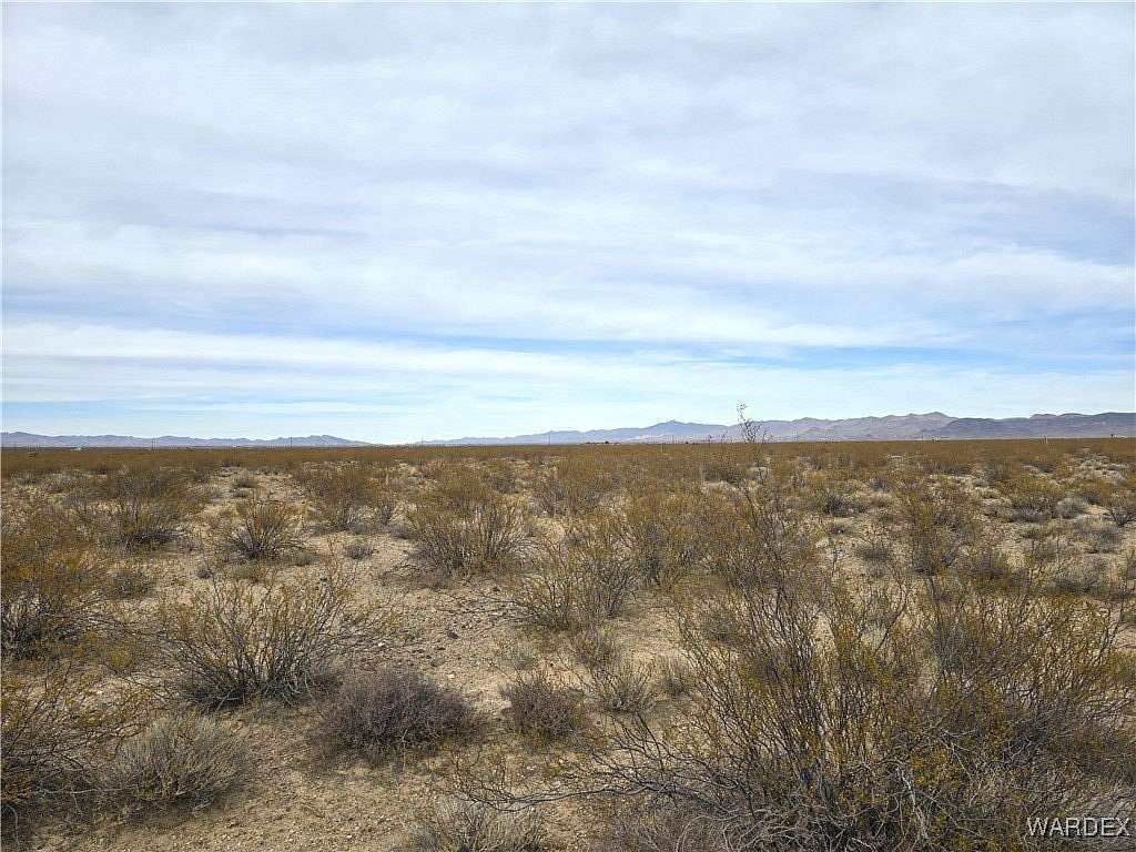 1.14 Acres of Residential Land for Sale in Golden Valley, Arizona