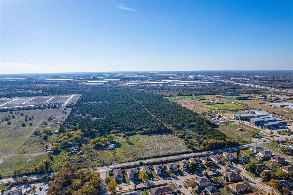 14.614 Acres of Land for Sale in Hutchins, Texas