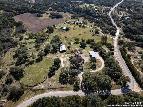 7.747 Acres of Improved Land for Sale in Pipe Creek, Texas