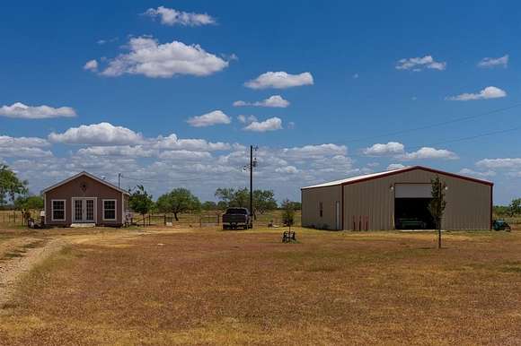 84.881 Acres of Agricultural Land for Sale in Chatfield, Texas