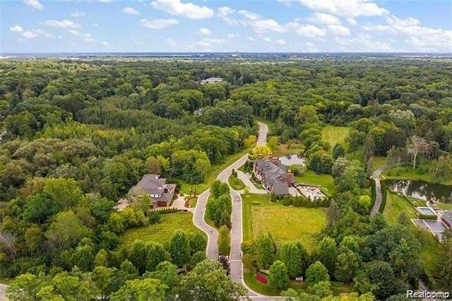 1.01 Acres of Residential Land for Sale in Bloomfield Hills, Michigan