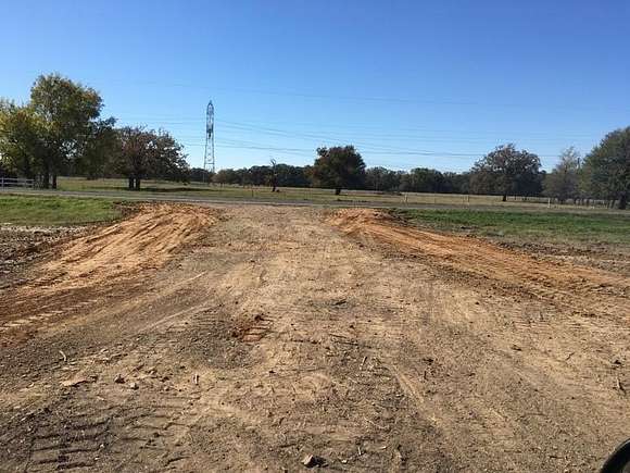 4.52 Acres of Mixed-Use Land for Sale in Trinidad, Texas