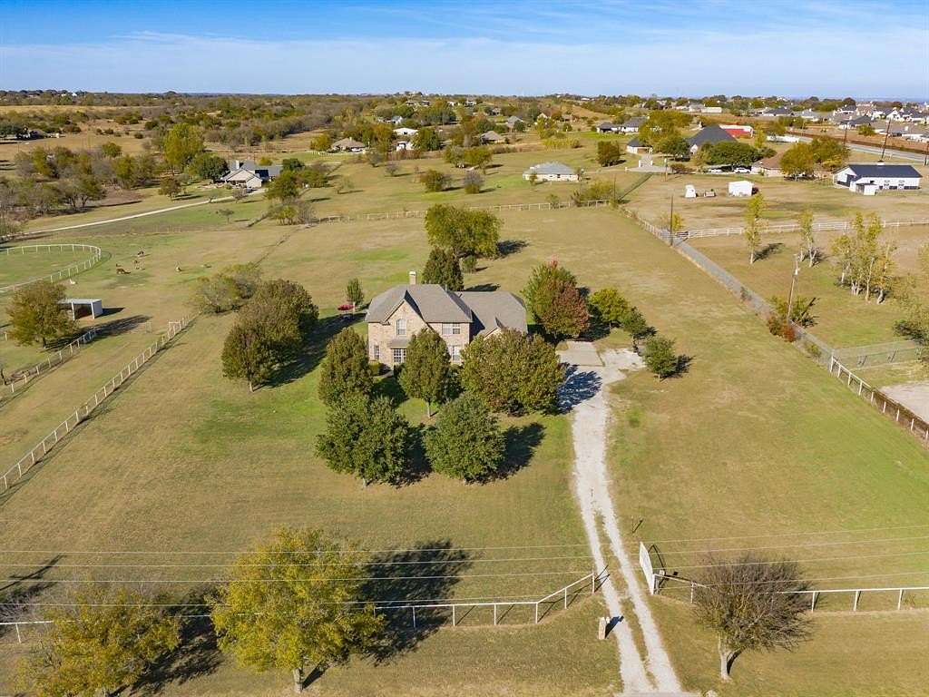 3.26 Acres of Residential Land with Home for Sale in Weatherford, Texas