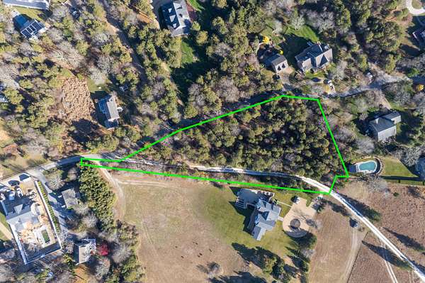 1.52 Acres of Residential Land for Sale in Edgartown, Massachusetts