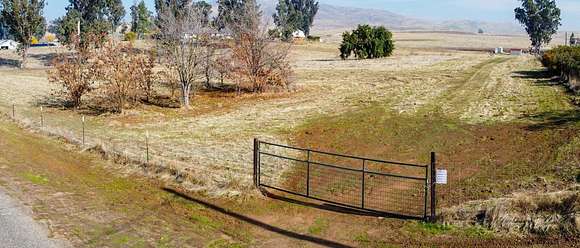 4.76 Acres of Residential Land for Sale in Clovis, California