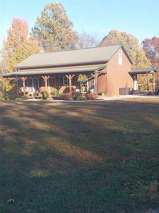 4.91 Acres of Residential Land with Home for Sale in Central City, Kentucky