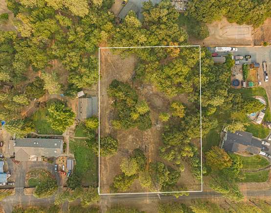 1.47 Acres of Residential Land for Sale in Grants Pass, Oregon