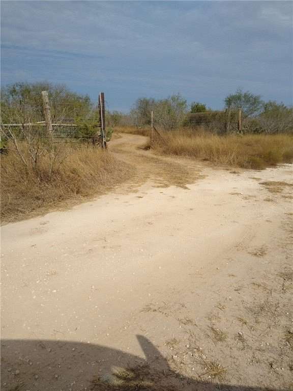 10.1 Acres of Improved Recreational Land for Sale in San Diego, Texas