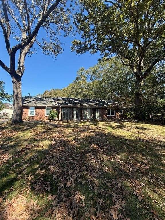 15.87 Acres of Land with Home for Sale in Statham, Georgia