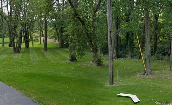 0.33 Acres of Residential Land for Sale in Fenton, Michigan