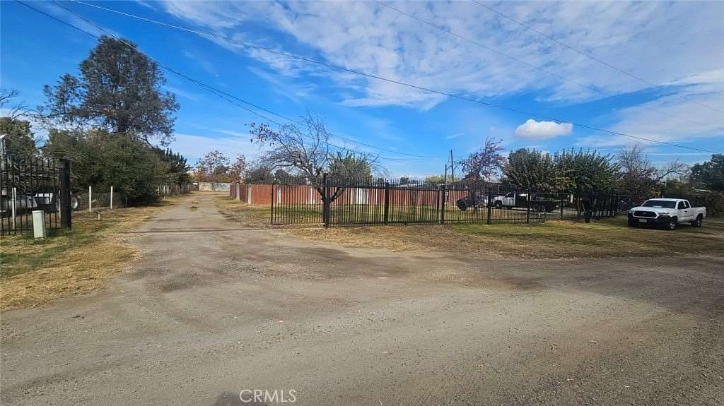 2.35 Acres of Residential Land with Home for Sale in Bakersfield, California