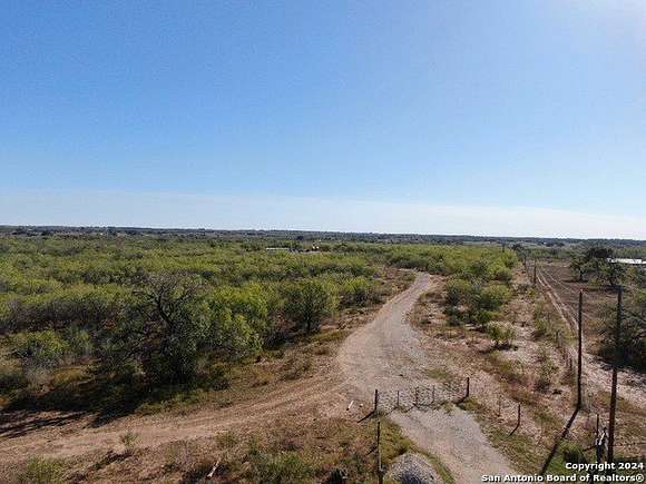 100 Acres of Land for Sale in Floresville, Texas