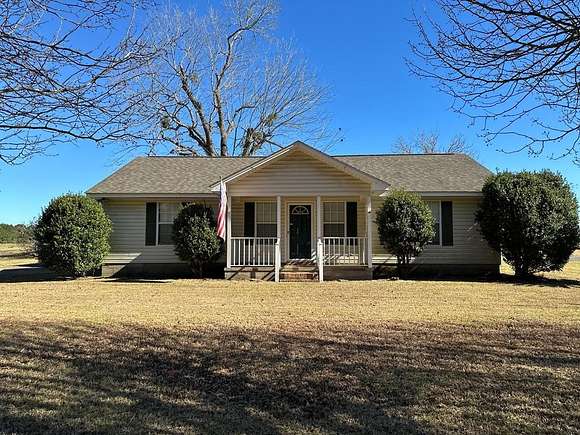 2 Acres of Residential Land with Home for Sale in Cairo, Georgia