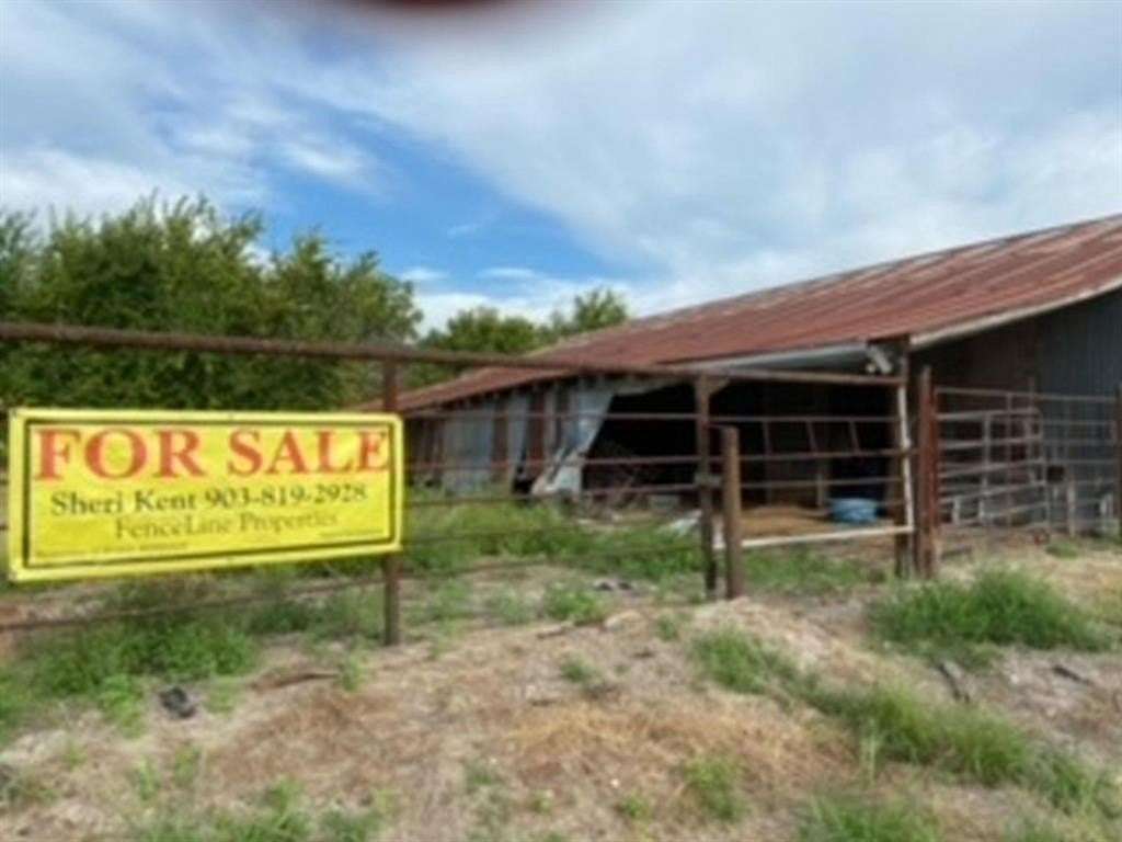 1.29 Acres of Residential Land for Sale in Whitewright, Texas