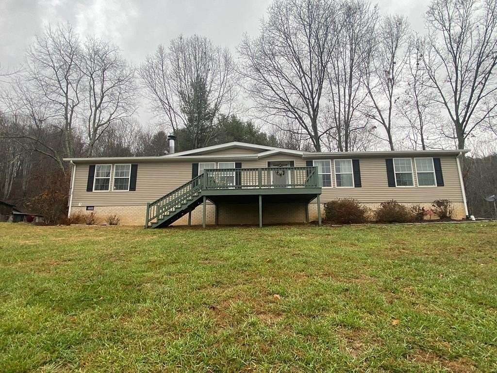 2.3 Acres of Residential Land with Home for Sale in Glade Spring, Virginia