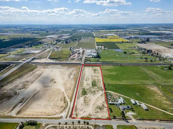 8.76 Acres of Commercial Land for Sale in Fresno, California