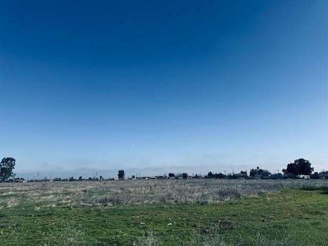 10.48 Acres of Land for Sale in Madera, California