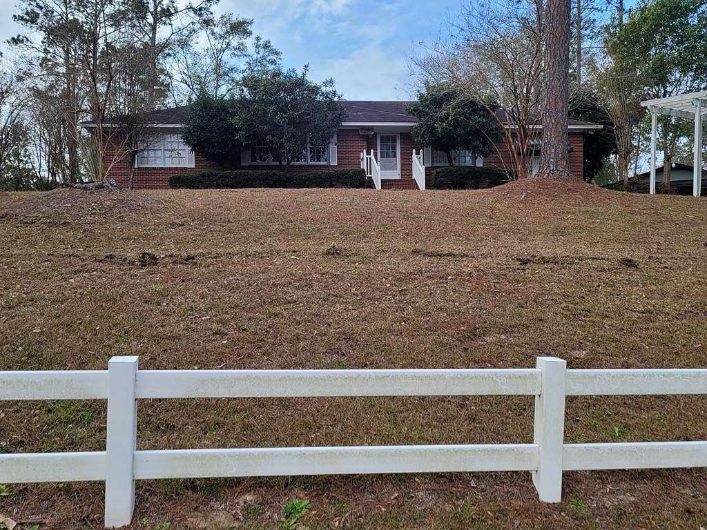 2.48 Acres of Residential Land with Home for Sale in Alma, Georgia