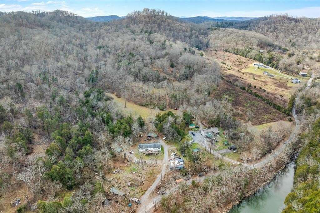 5 Acres of Land for Sale in Gainesboro, Tennessee