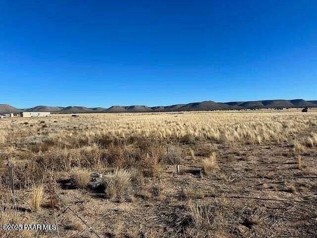 6 Acres of Residential Land for Sale in Paulden, Arizona