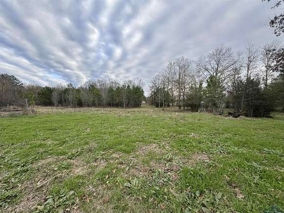 4.5 Acres of Residential Land for Sale in Carthage, Texas