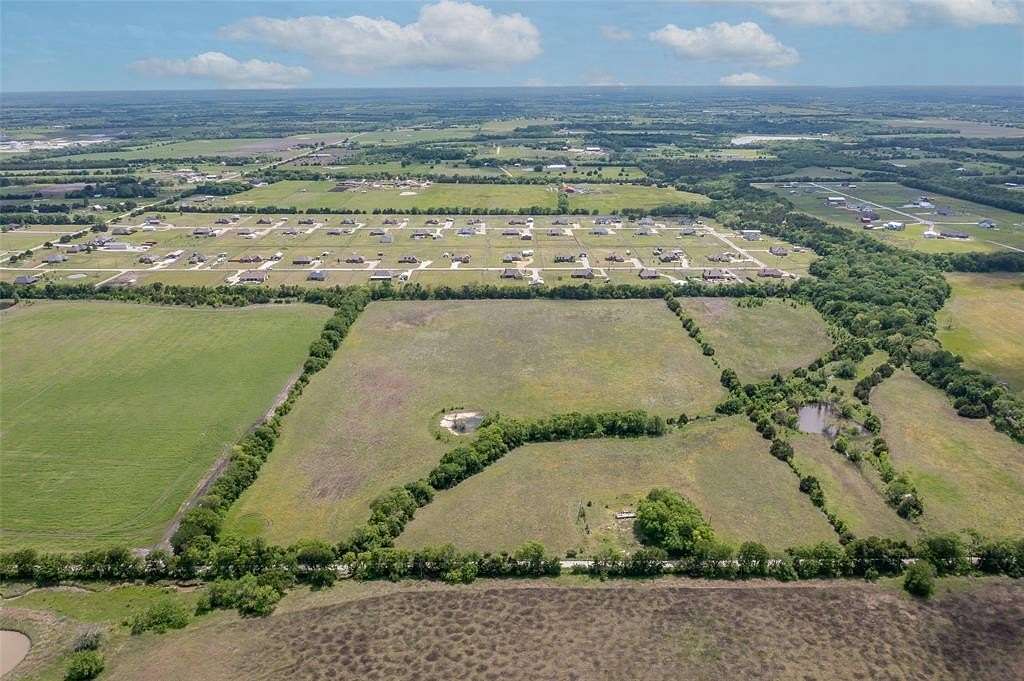 24.66 Acres of Agricultural Land for Sale in Trenton, Texas