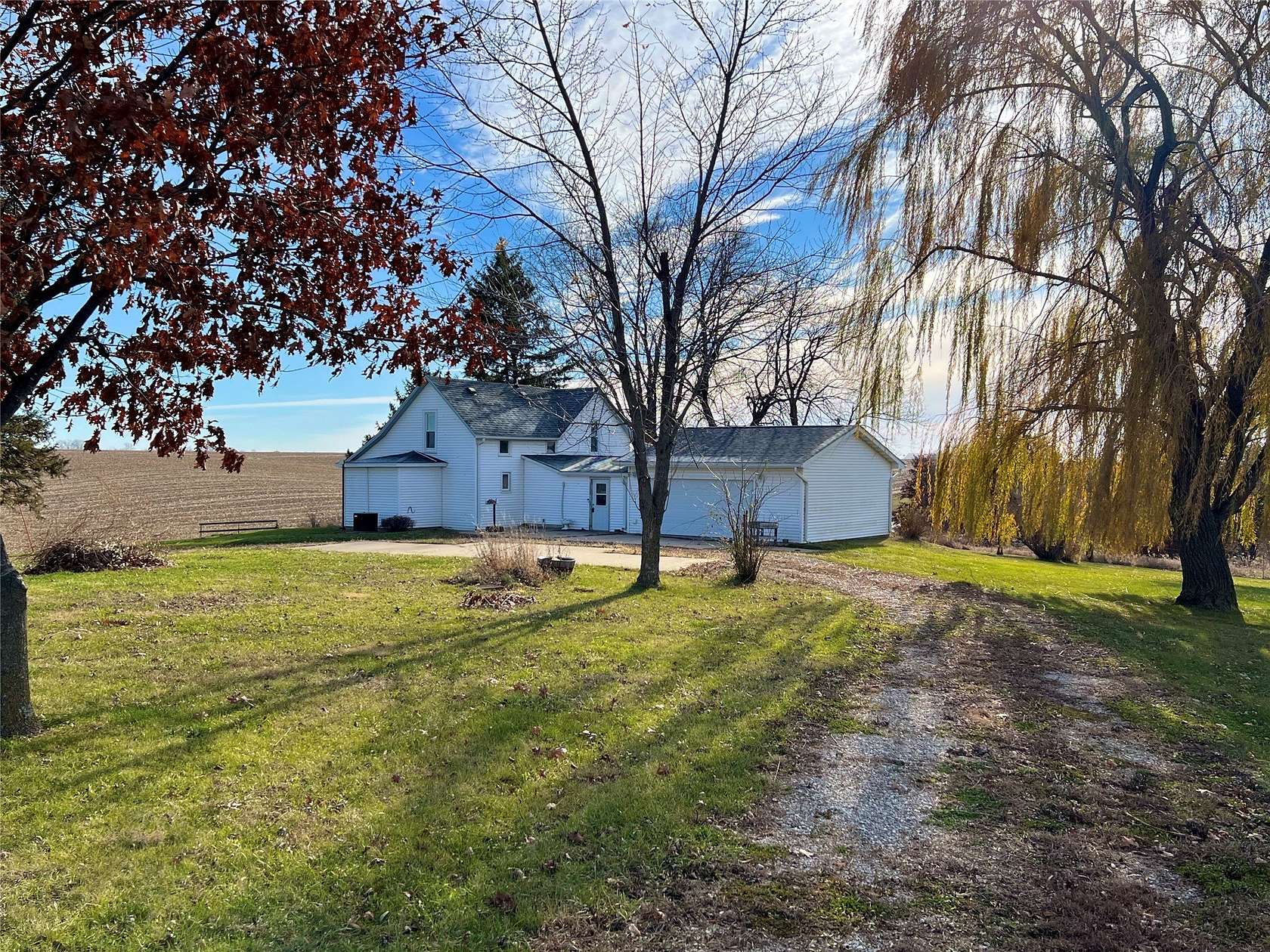 5 Acres of Residential Land with Home for Sale in Delta, Iowa