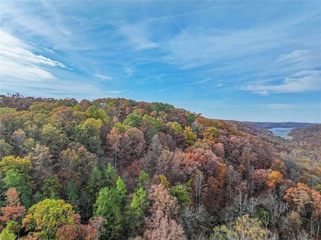 110.89 Acres of Land with Home for Sale in Eureka Springs, Arkansas