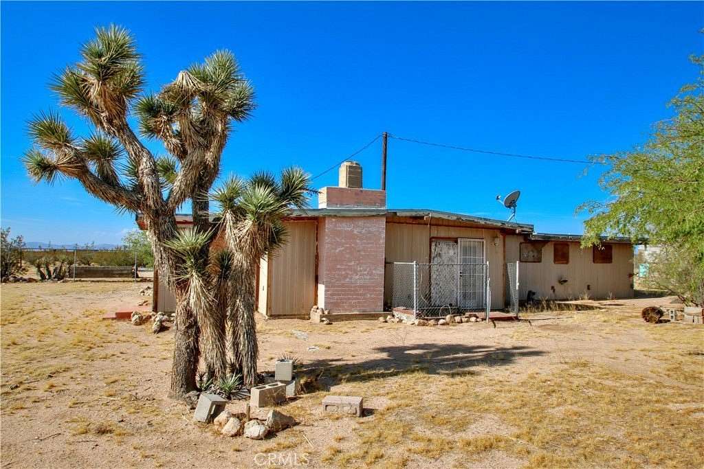 5 Acres of Residential Land with Home for Sale in Joshua Tree, California