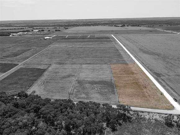 2 Acres of Residential Land for Sale in Grandview, Texas